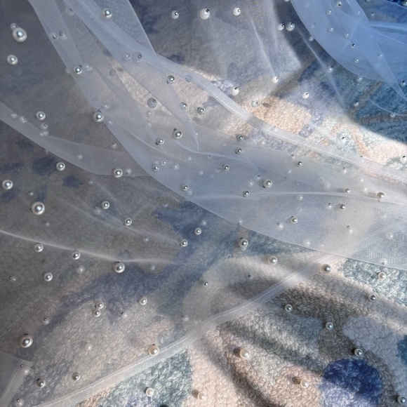 Luxe Pearl Robe - Picture 4 of 9